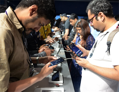 Why Hyderabad Buyers Still Trust Faizul Communication for Phones and Gadgets
